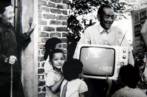 黑白电视机 黑白电视机